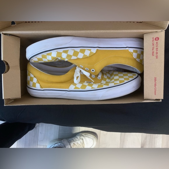 Men’s Yellow/White Checkered Vans - Picture 2 of 3